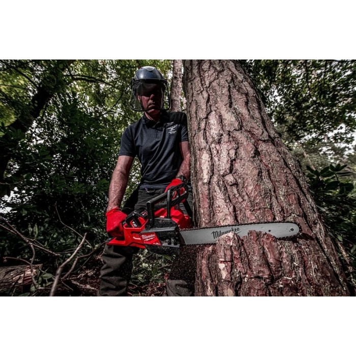 CHAINSAW M18 FUEL™ WITH 40 CM BAR (BATTERY + CHARGER)